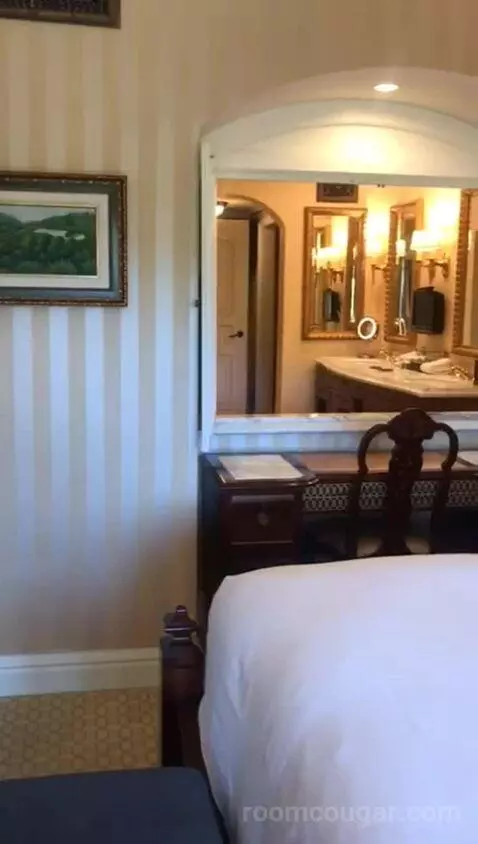 Deluxe Resort View King with Expansive Balcony (#332) bed picture #10