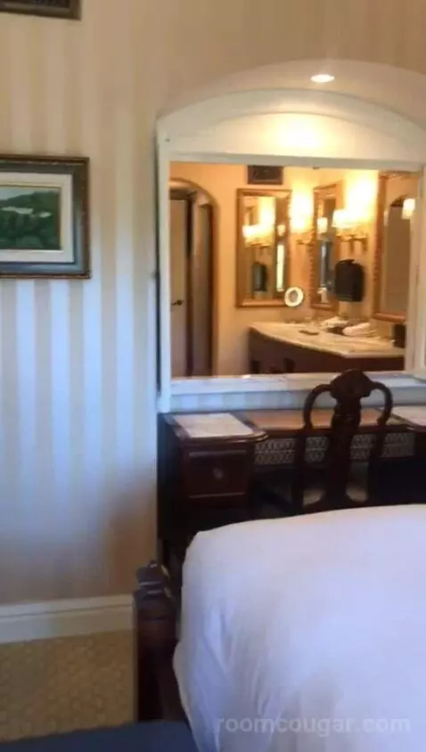 Deluxe Resort View King with Expansive Balcony (#332) bed picture #12