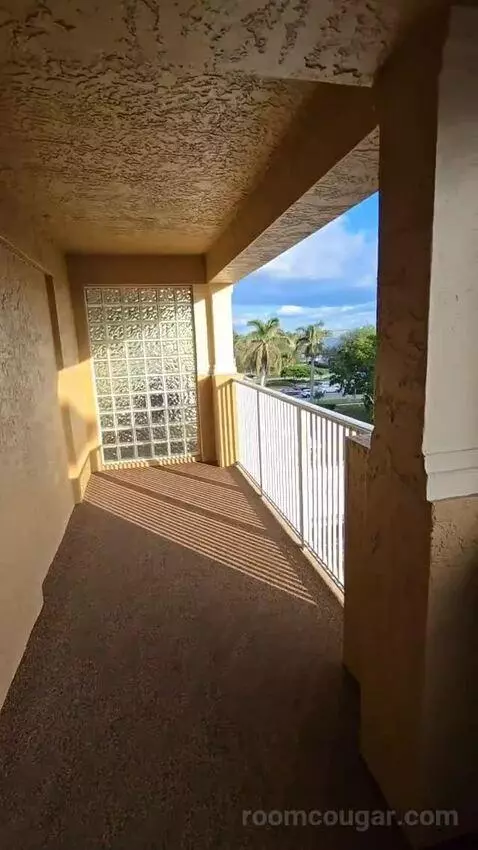 2 Double Beds Large Balcony Pool View (#512) view picture #6