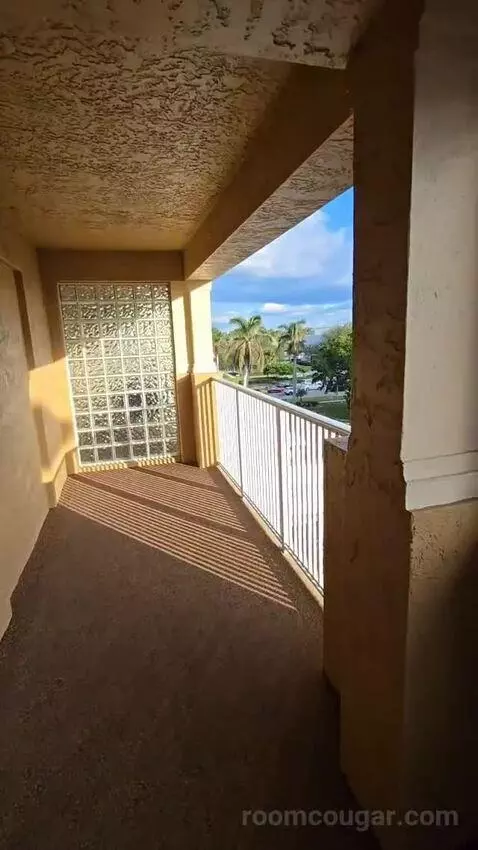 2 Double Beds Large Balcony Pool View (#512) view picture #7