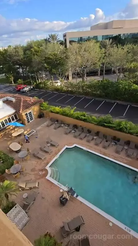 2 Double Beds Large Balcony Pool View (#512) view picture #9