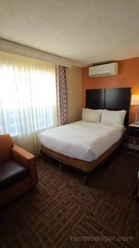 2 Double Beds Large Balcony Pool View (#512) bed picture #7
