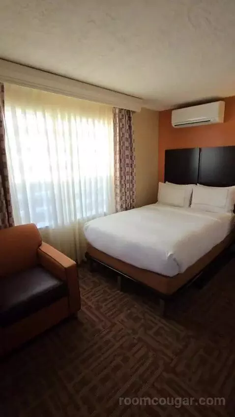 2 Double Beds Large Balcony Pool View (#512) bed picture #8