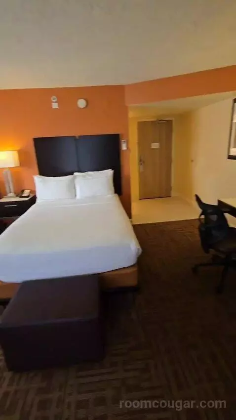 2 Double Beds Large Balcony Pool View (#512) bed picture #12