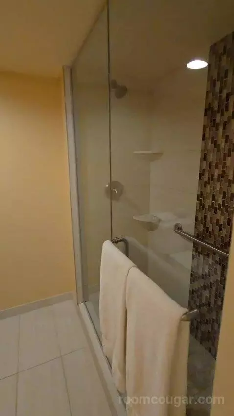 2 Double Beds Large Balcony Pool View (#512) bathroom picture #2