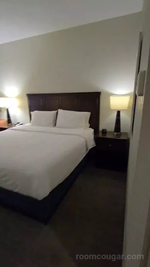 King Room (#109) bed picture #2