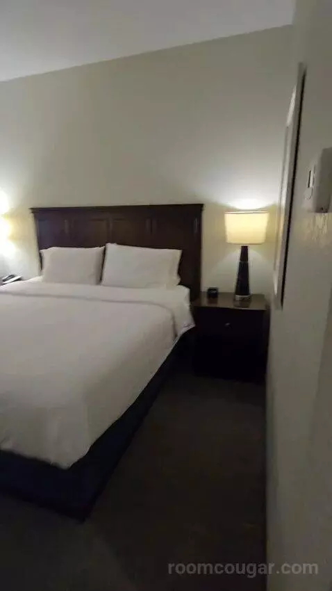 King Room (#109) bed picture #3