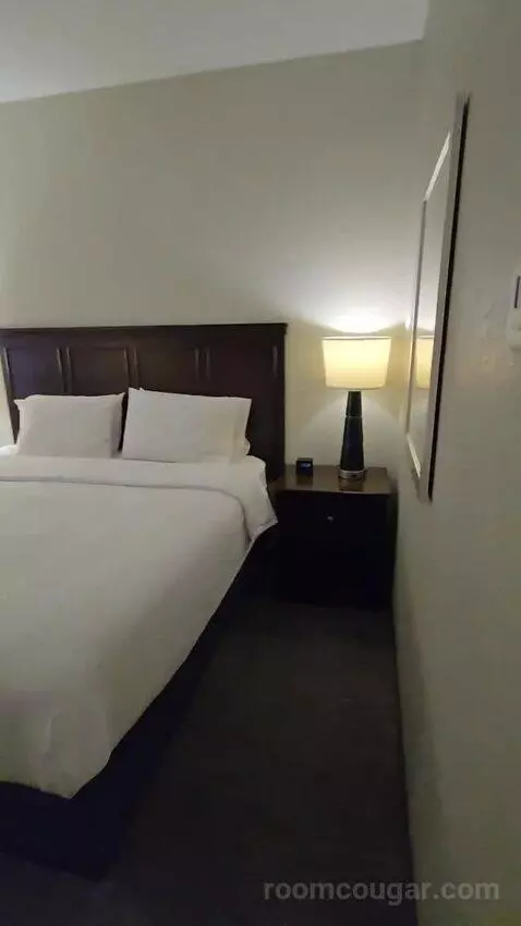 King Room (#109) bed picture #4