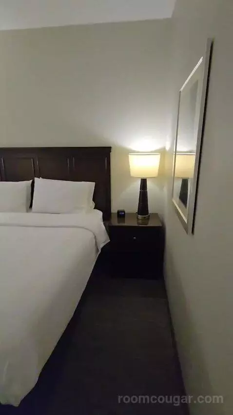 King Room (#109) bed picture #6