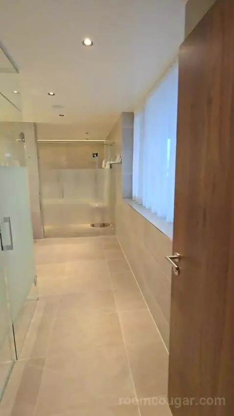 Sky View Terrace Suite, Signature Suite, 1 King (#1021) bathroom picture #1