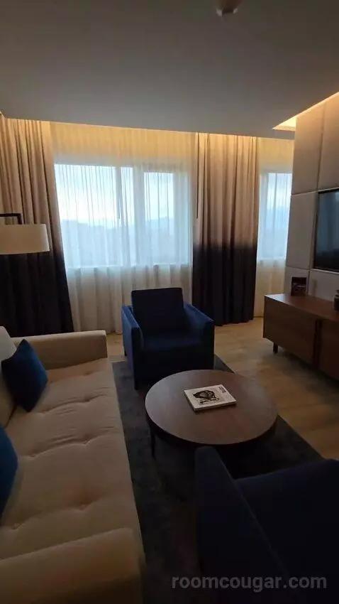 Sky View Terrace Suite, Signature Suite, 1 King (#1021) bed picture #9