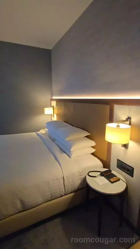 Sky View Terrace Suite, Signature Suite, 1 King (#1021) bed picture #4