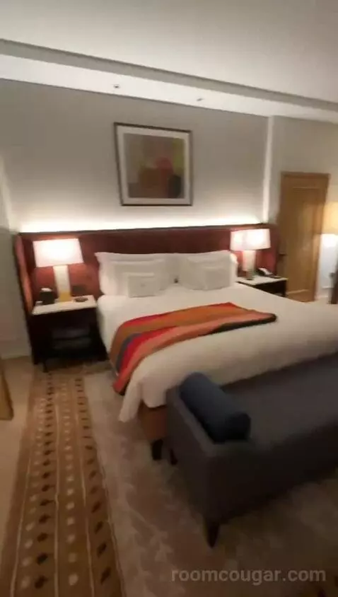 Deluxe Junior Suite (#316) bed picture #2