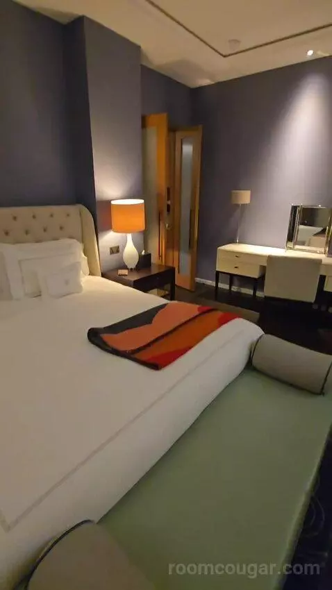 River Suite (#339) bed picture #10