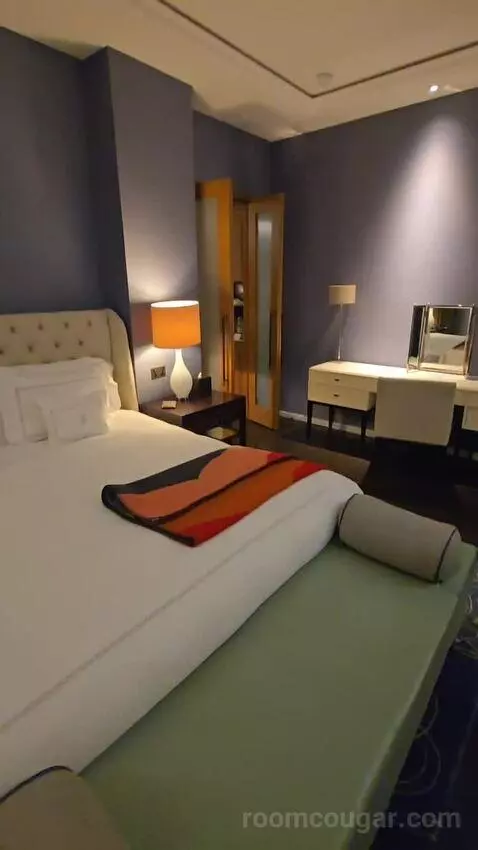 River Suite (#339) bed picture #12