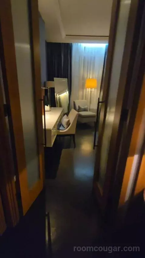 River Suite (#339) bed picture #2