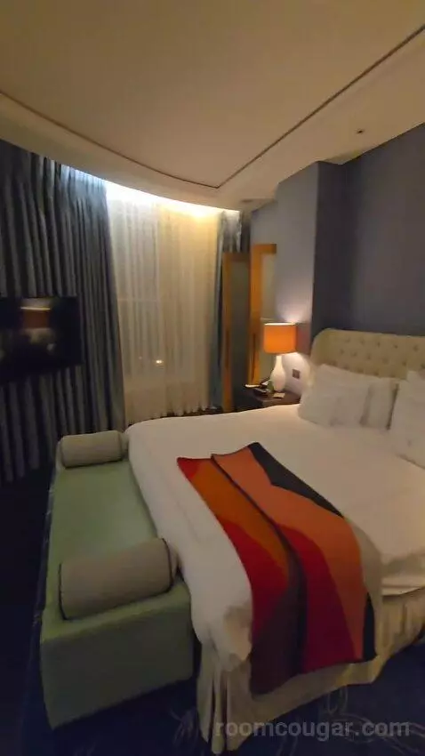 River Suite (#339) bed picture #6
