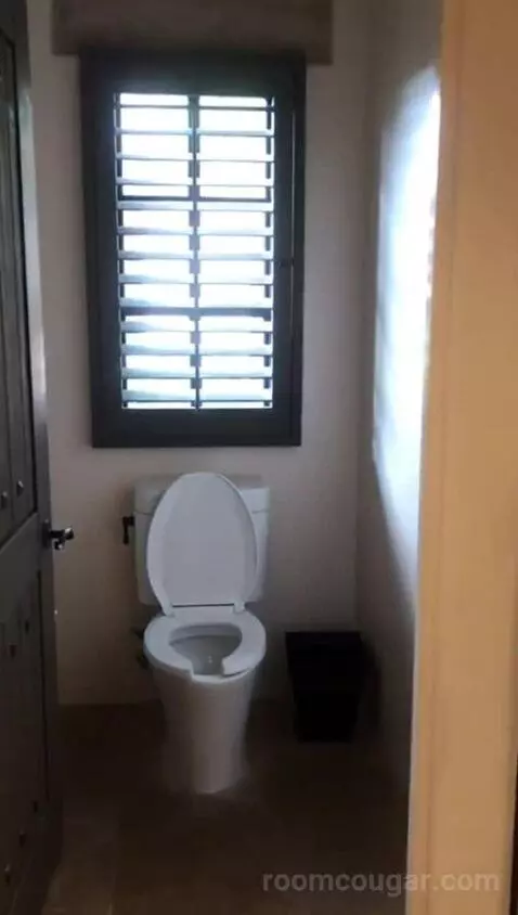 Two Queen Olive Grove Suite (#102) bathroom picture #1