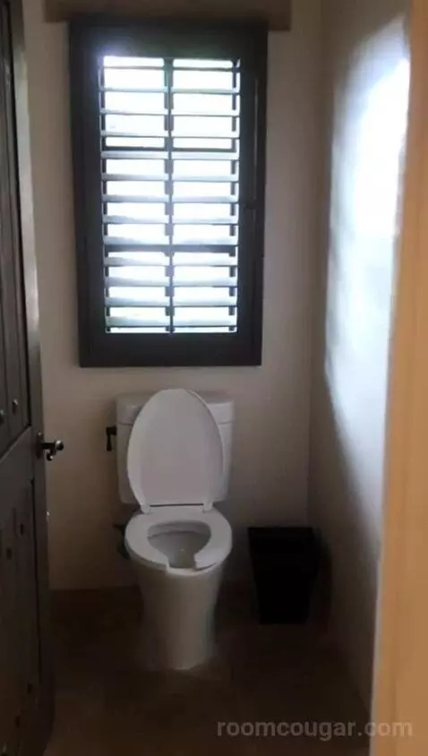 Two Queen Olive Grove Suite (#102) bathroom picture #3