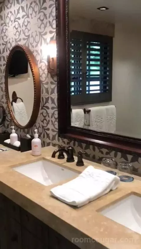 Two Queen Olive Grove Suite (#102) bathroom picture #8