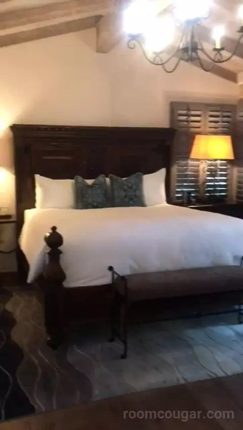 Valencia King Suite (#126) bed picture #1