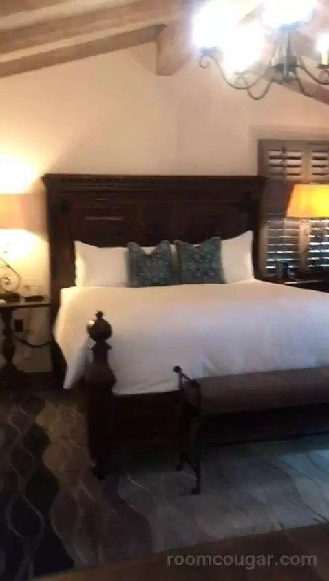 Valencia King Suite (#126) bed picture #2