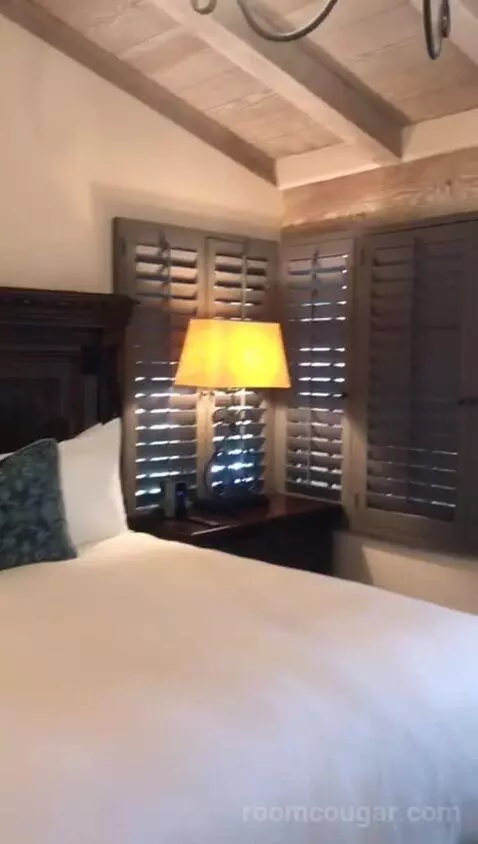 Valencia King Suite (#126) bed picture #7