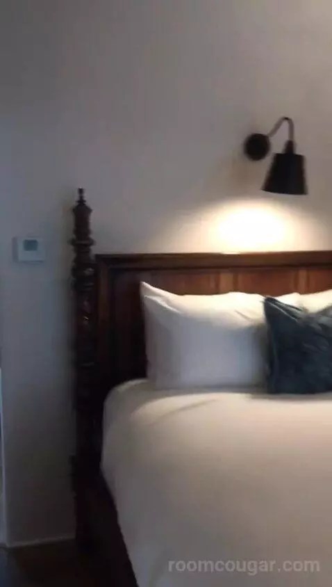2 Queen Olive Grove Suite ADA (#110) bed picture #11