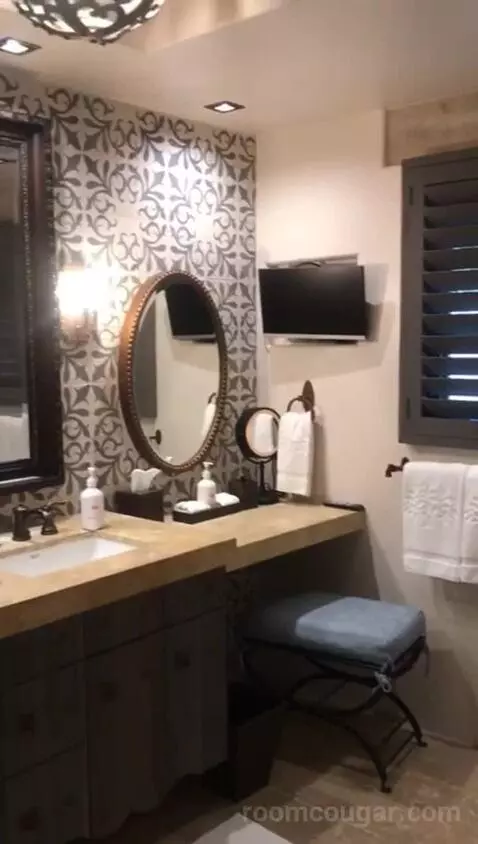 Agave Studio King (#101) bathroom picture #12