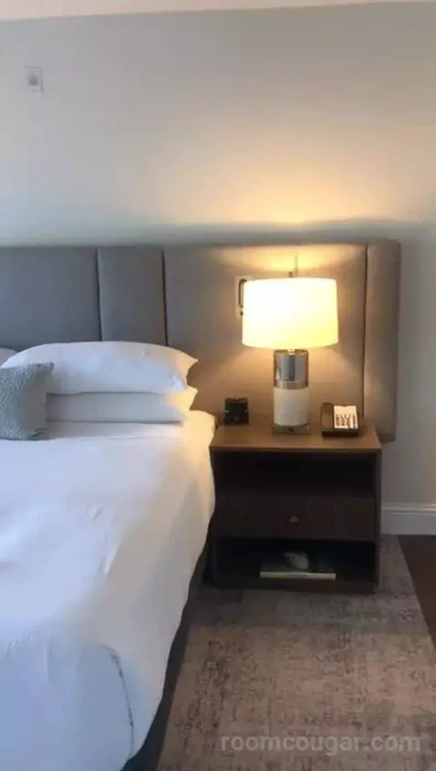 Del Mar Suite (#321) bed picture #1
