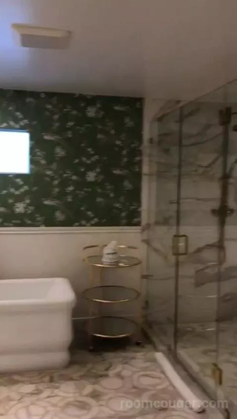 Cottage (Villa 101) bathroom picture #3