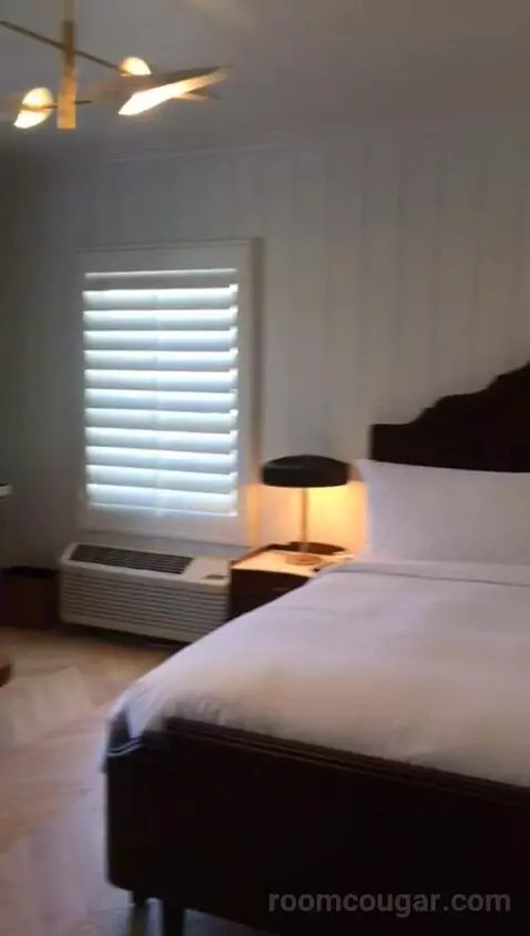 Premier King (#110) bed picture #7