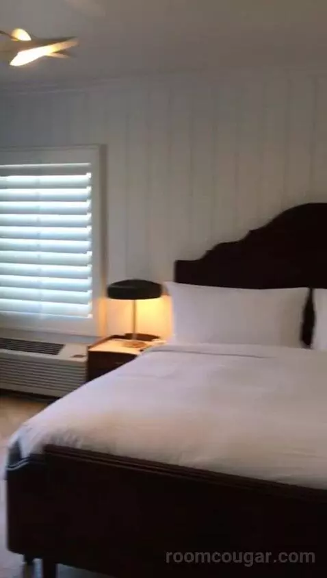 Premier King (#110) bed picture #9