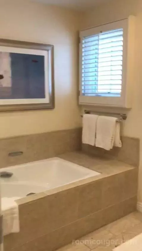 One Bedroom Residence with King Bed (#4531) bathroom picture #2