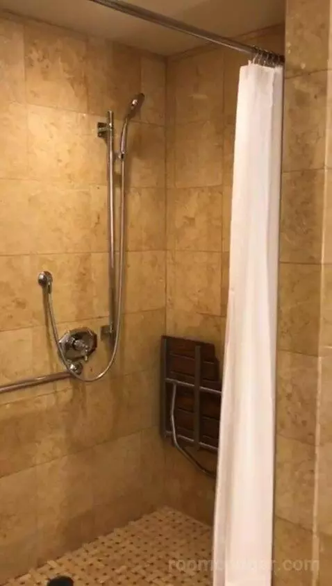 Accessible Signature Queens (#513) bathroom picture #5