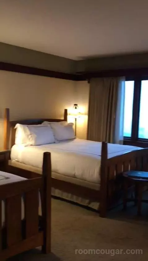 Accessible Signature Queens (#513) bed picture #11