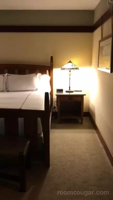 Makinson Suite (#521) bed picture #2