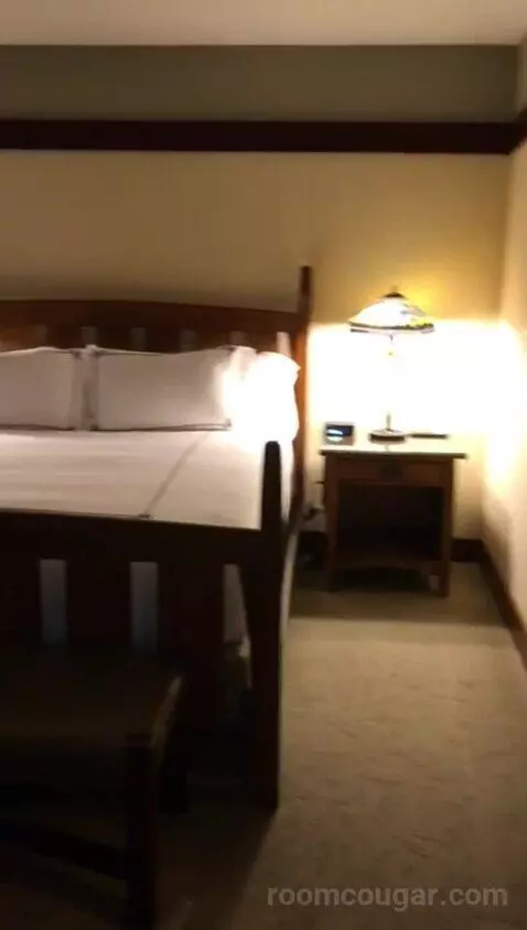 Makinson Suite (#521) bed picture #4