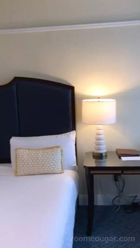 Colonial King (#311) bed picture #3