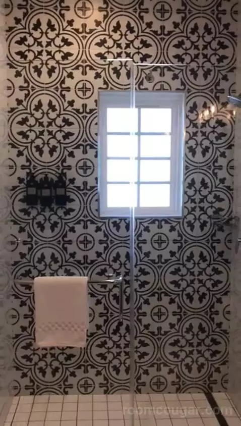 Classic Double Queen (#811) bathroom picture #6