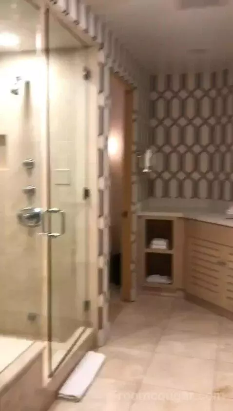 Villa King Suite Garden (#2) bathroom picture #3