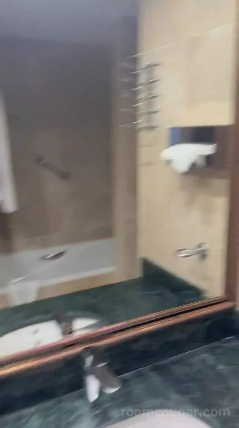 Deluxe Double Room with Balcony and Sea View bathroom picture #10