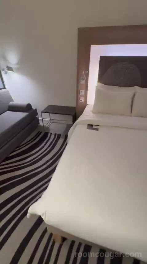 Standard Room with Queen Size Bed (#603) bed picture #5