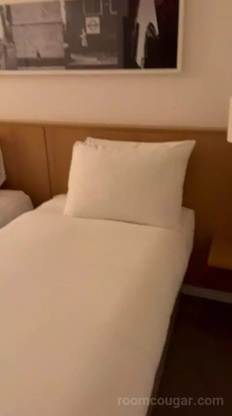 Twin Room (#817) bed picture #1