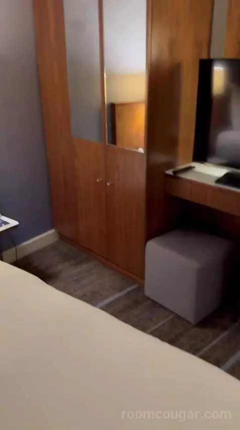 Double Room bed picture #7