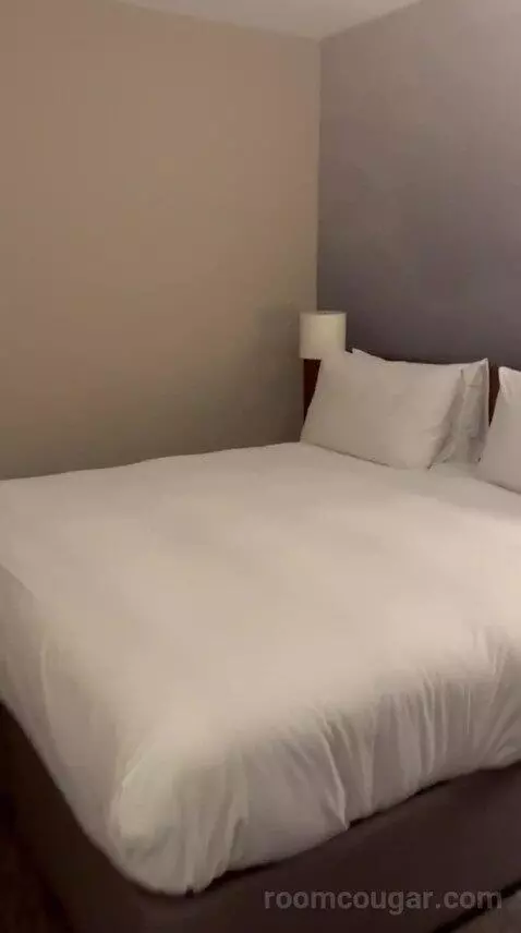 Double Room bed picture #9