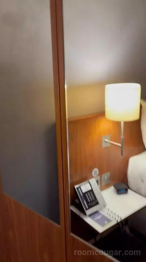 Double Room bed picture #3