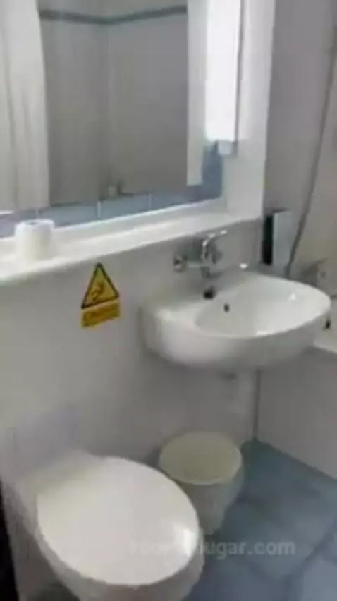 Double Room bathroom picture #2