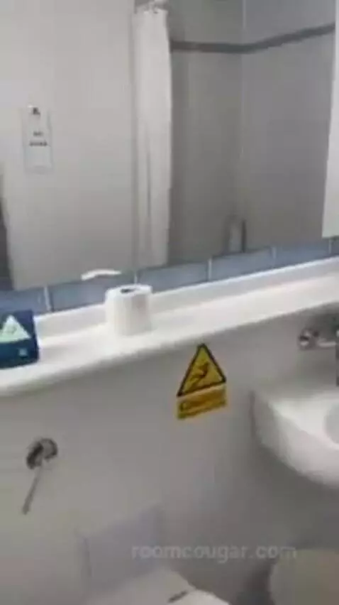 Double Room bathroom picture #3