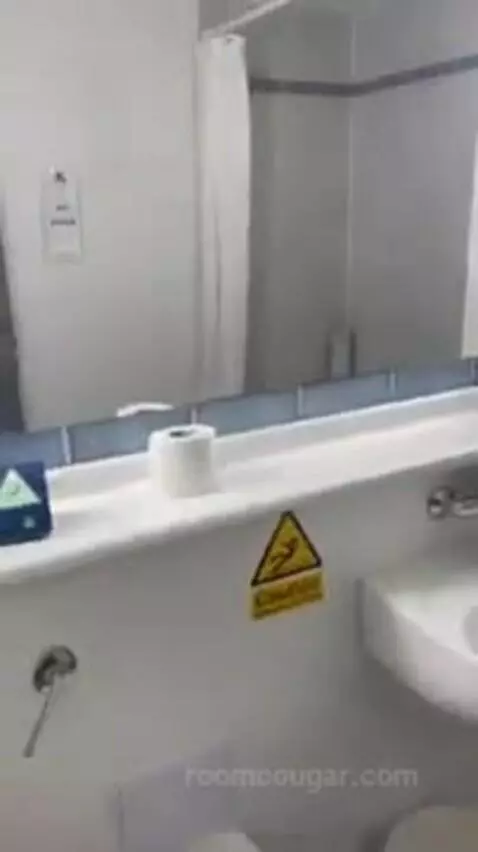 Double Room bathroom picture #4